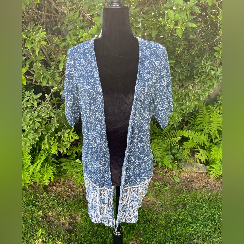Charlotte Russe Blue and White Patterned Kimono